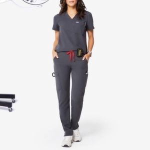 Charcoal Figs Scrubs Women PS Top & XS Joggers